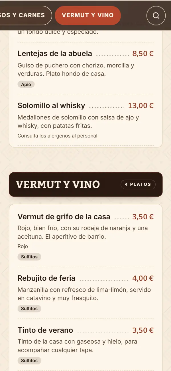 Carta en el móvil: las lentejas con «Apio», el solomillo al whisky con «Consulta los alérgenos al personal» y las bebidas con «Sulfitos»